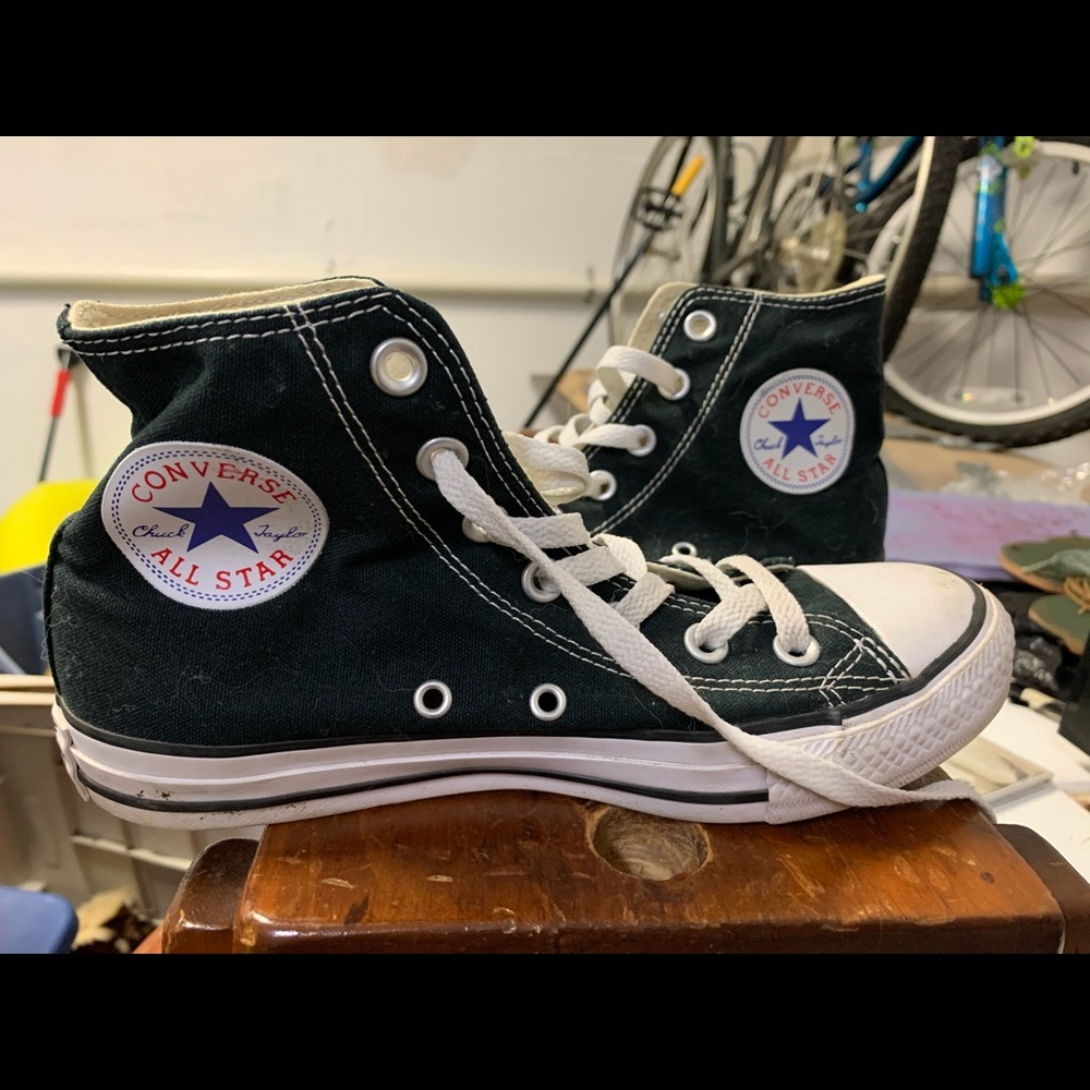 Size 7 Converse women’s